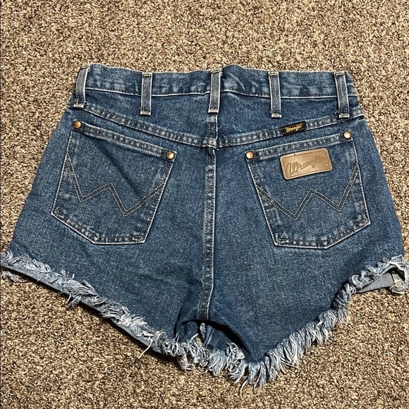Wrangler Cut off denim jean shorts - Picture 1 of 5